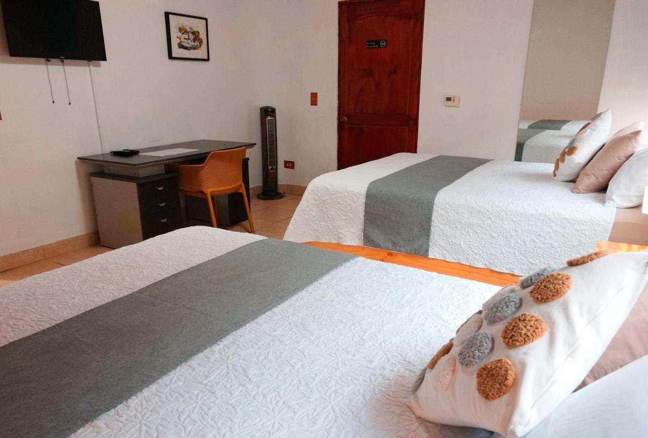Trebol Amarillo Bed&Breakfast Escazú Esterno foto